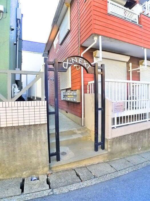 物件外観写真5　(エントランス部分)