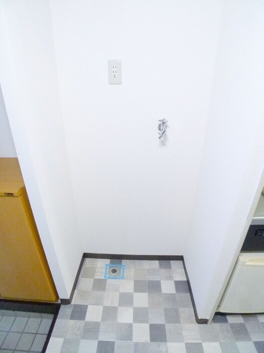 物件内観写真13　(洗濯機置場)