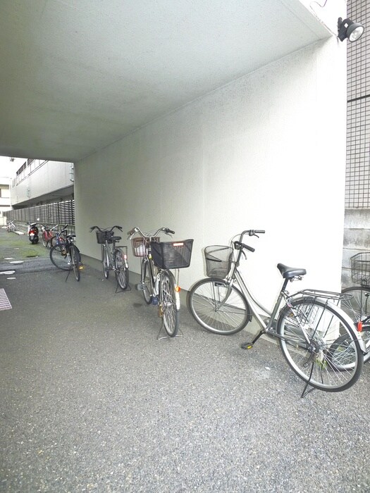 物件外観写真6　(駐輪場)