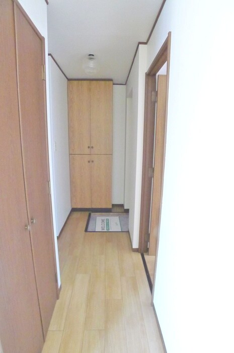 物件内観写真16　(玄関)