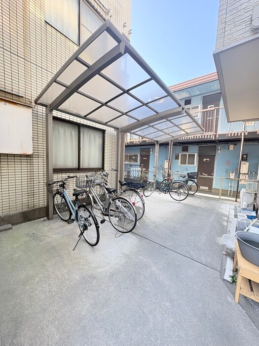 物件外観写真3　(駐輪場)