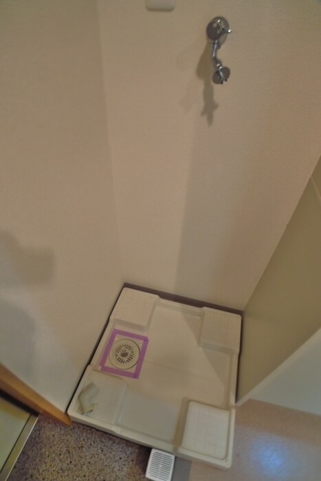 物件内観写真17　(洗濯機置場)