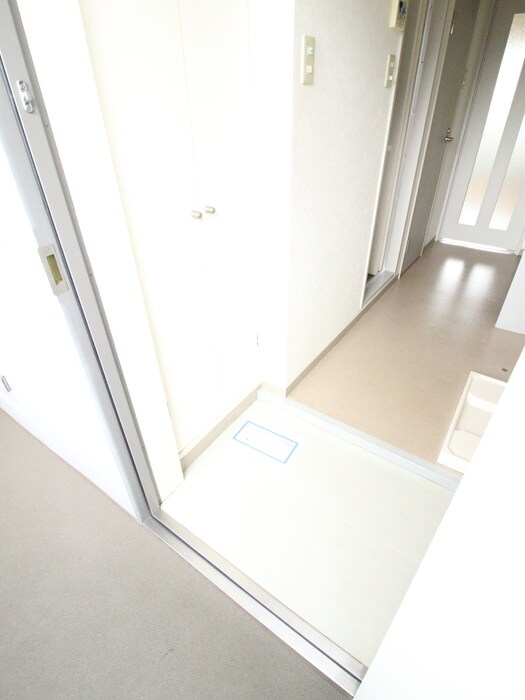 物件内観写真18　(玄関)