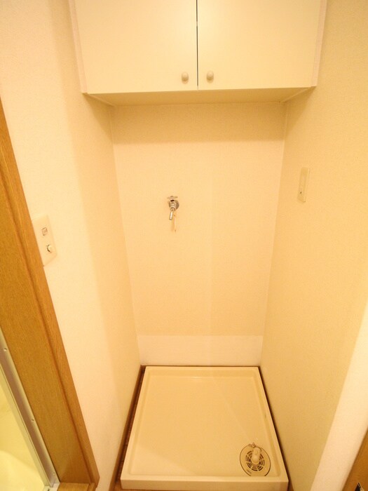 物件内観写真14　(洗濯機置場)