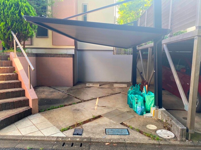 物件外観写真2　(駐車場)