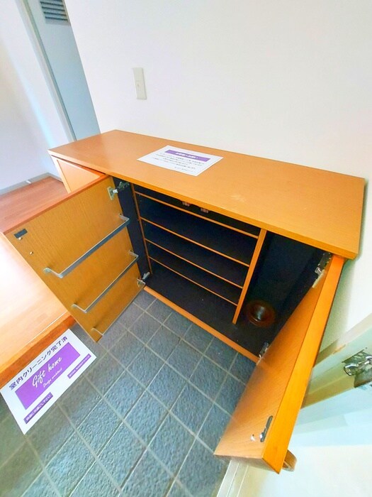 物件内観写真8　(靴箱)