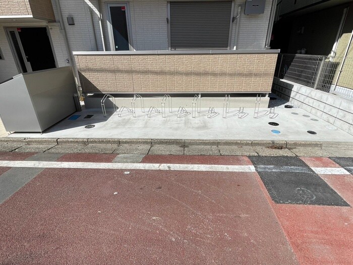 物件外観写真3　(駐輪場)