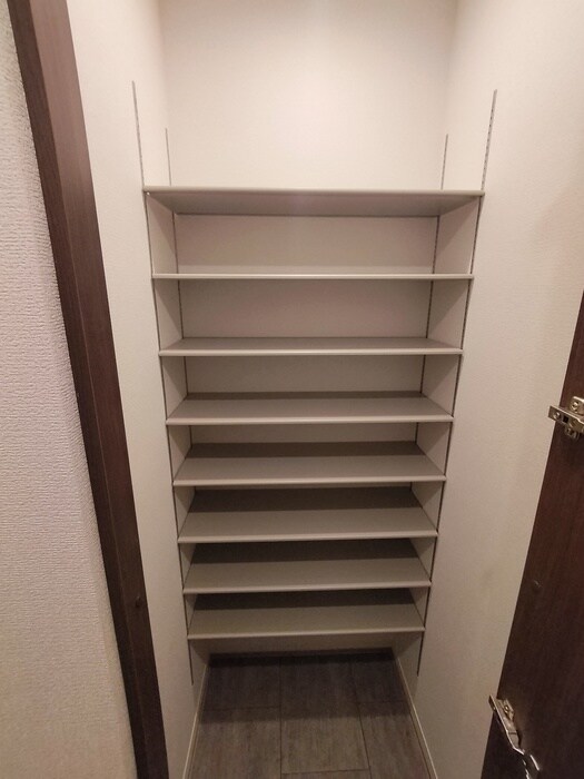 物件内観写真15　(靴箱)