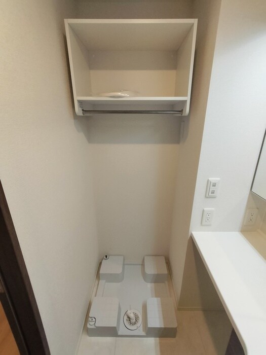 物件内観写真17　(洗濯機置場)