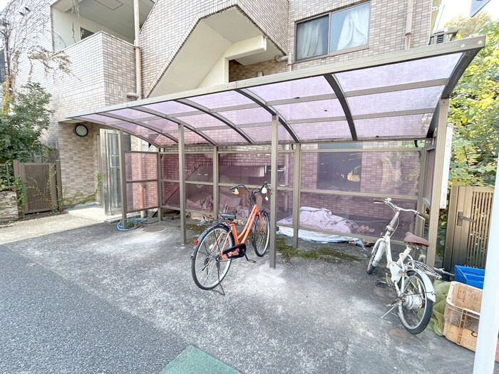 学園通りハイツの駐車場