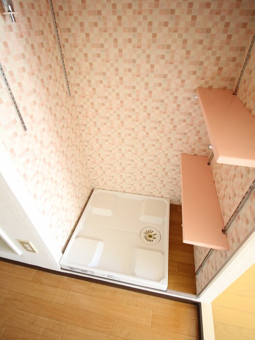 物件内観写真8　(洗濯機置場)