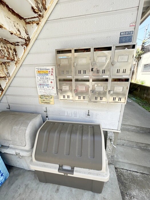 物件外観写真6　(エントランス部分)