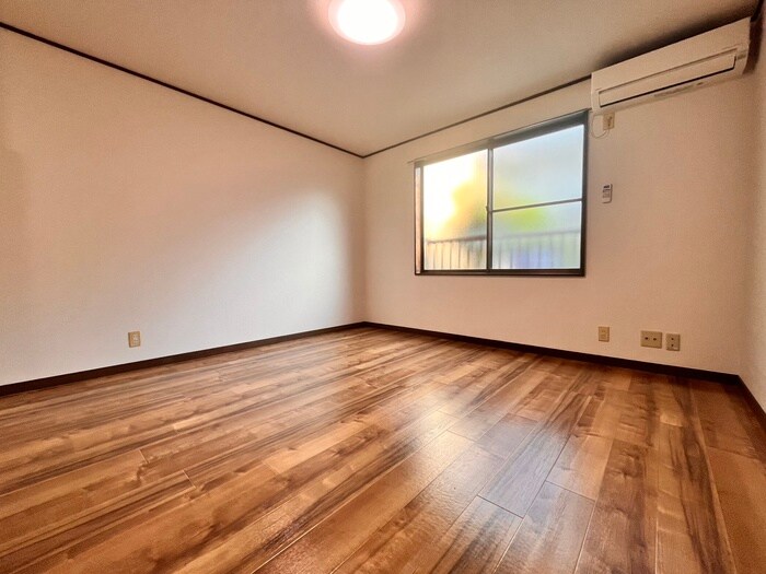 物件内観写真10　(居室)