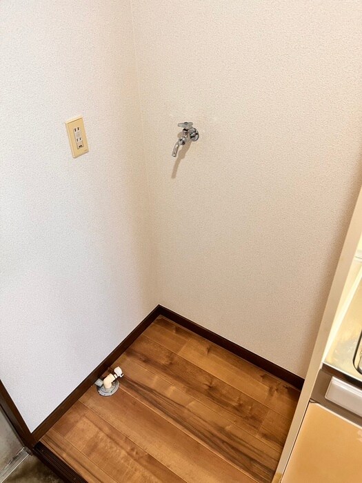 物件内観写真15　(洗濯機置場)