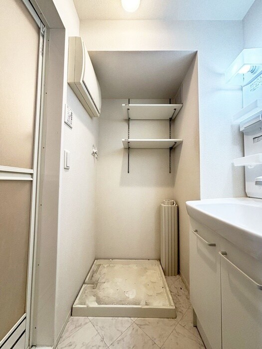 物件内観写真14　(洗濯機置場)