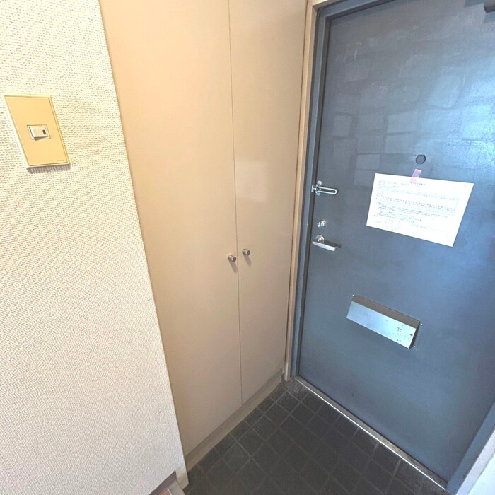 物件内観写真14　(玄関)