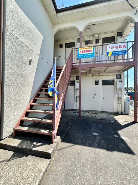 物件外観写真2　(エントランス部分)