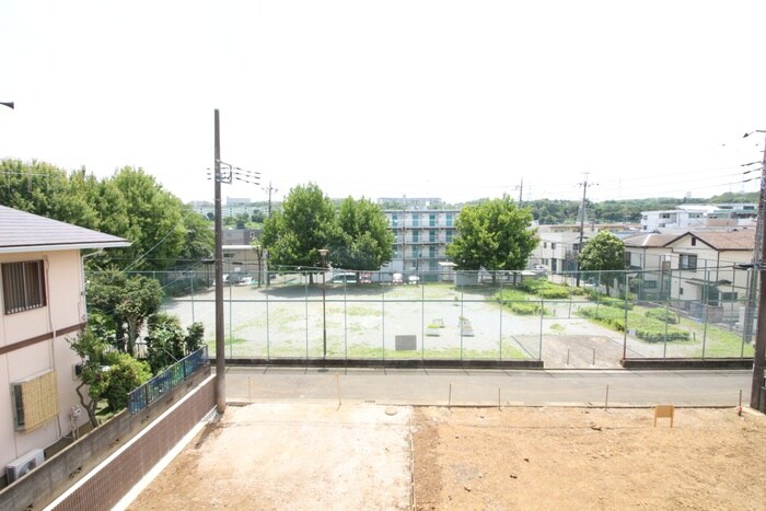 物件内観写真18　(室内からの展望)