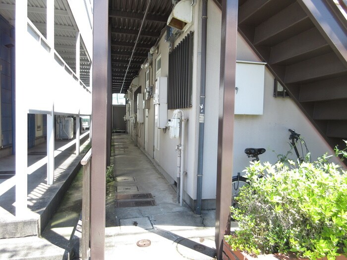 物件外観写真2　(エントランス部分)