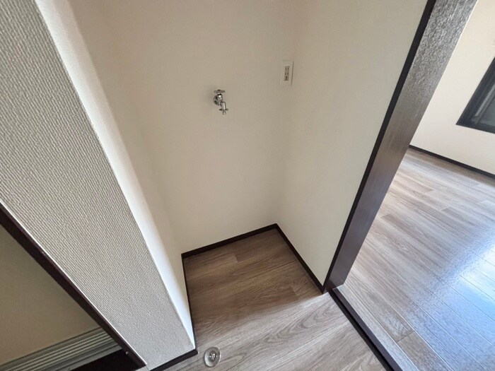 物件内観写真13　(洗濯機置場)