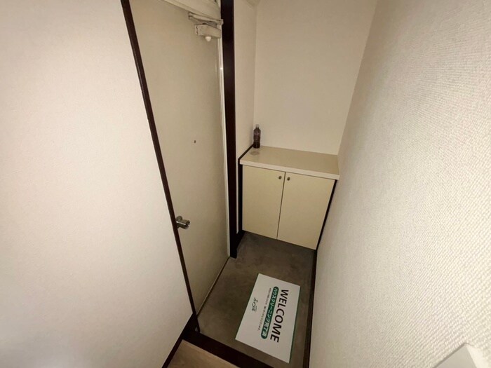 物件内観写真17　(玄関)
