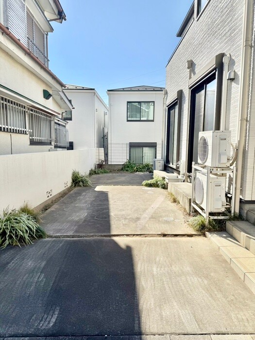 物件外観写真6　(駐輪場)