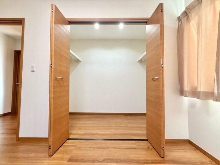 物件内観写真16　(収納)