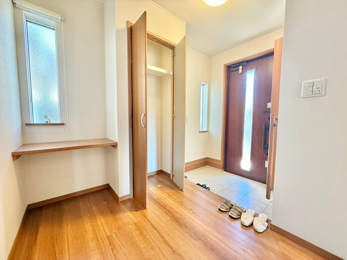 物件内観写真19　(玄関)