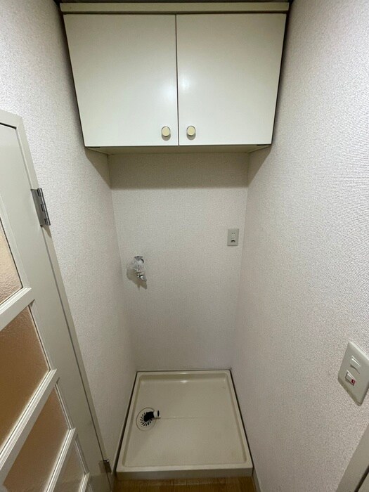 物件内観写真12　(洗濯機置場)