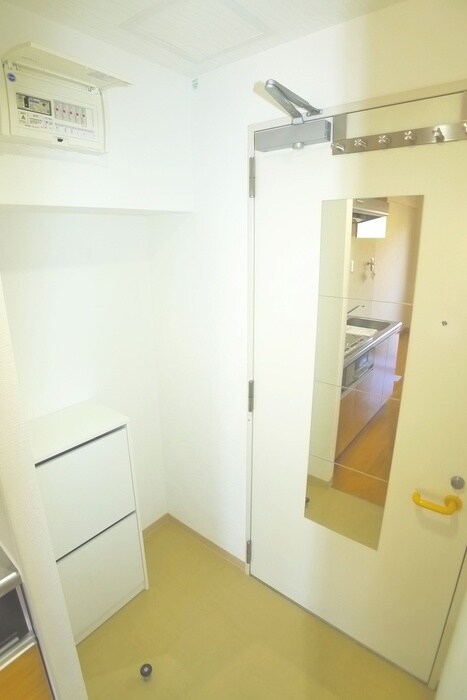 物件内観写真18　(玄関)
