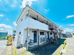 「中ハイツＢ外観写真