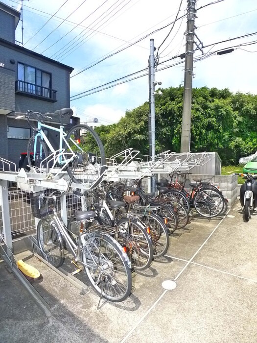 物件外観写真5　(駐輪場)