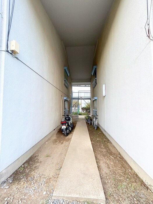 物件外観写真2　(駐輪場)