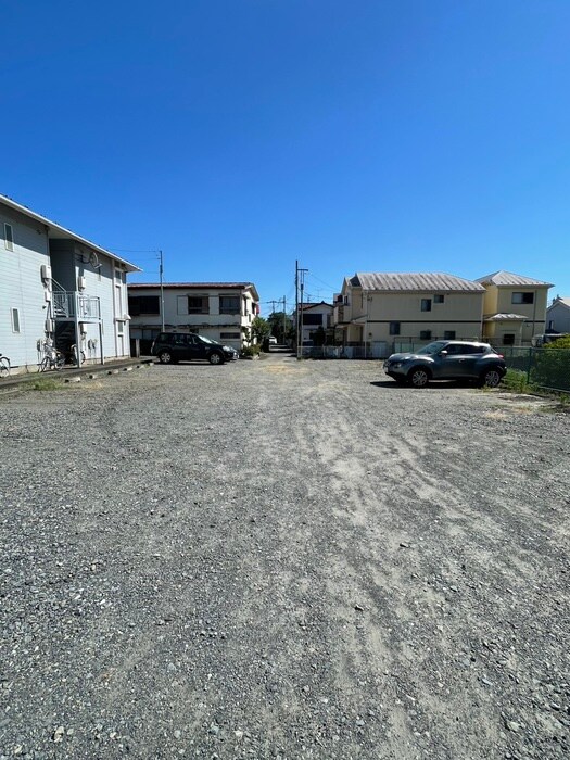 物件外観写真5　(駐車場)