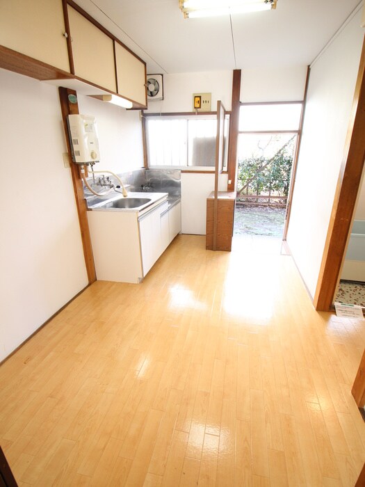 物件内観写真16　(廊下)