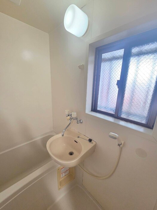 物件内観写真9　(洗面)