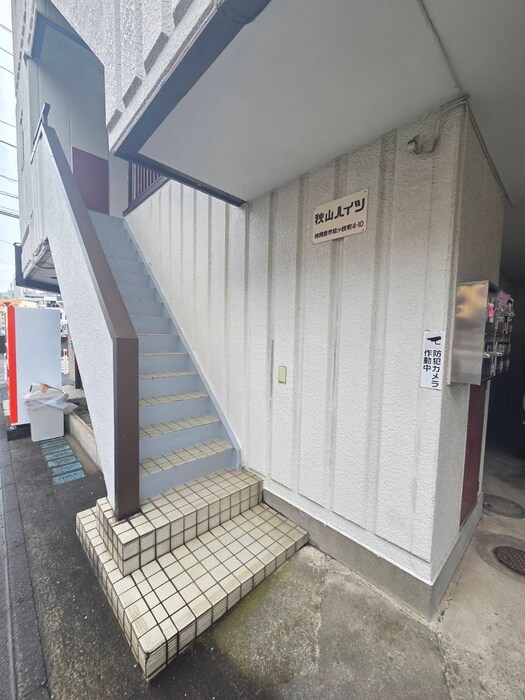 物件外観写真4　(エントランス部分)