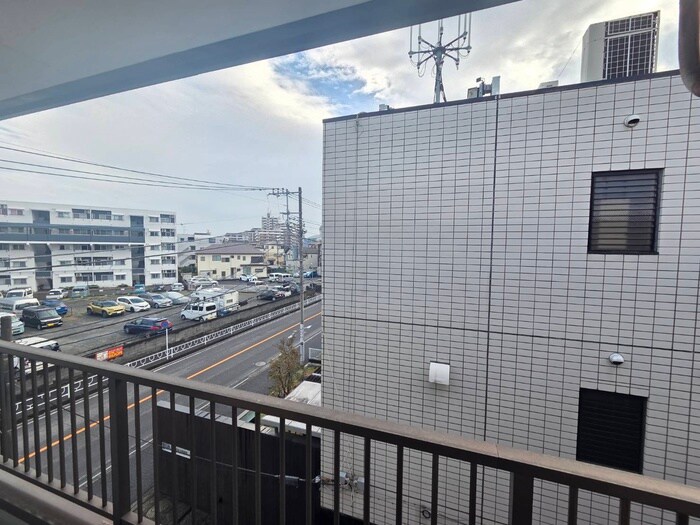 物件内観写真16　(室内からの展望)