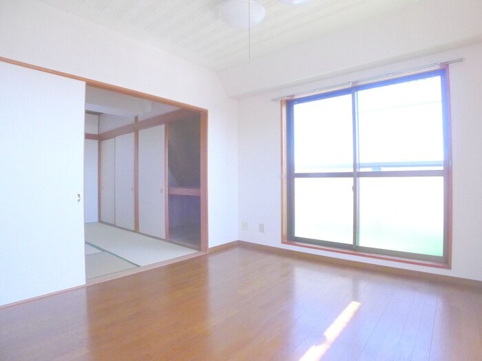 物件内観写真9　(居室)