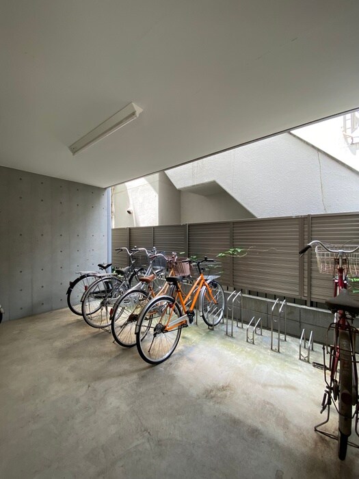 物件外観写真5　(駐輪場)