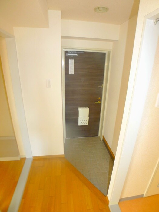 物件内観写真16　(玄関)