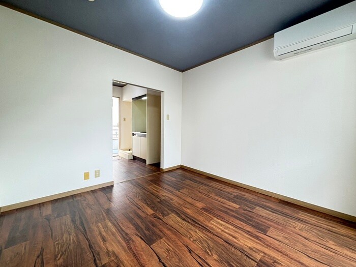 物件内観写真9　(居室)