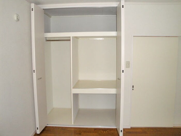 物件内観写真13　(収納)