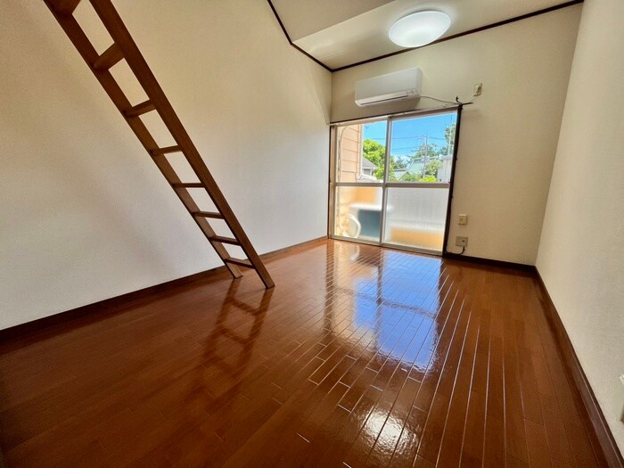 物件内観写真9　(居室)