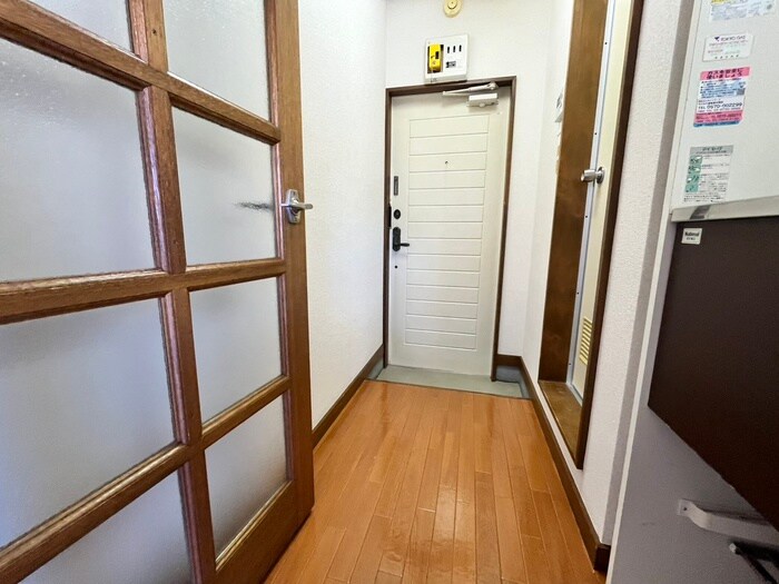 物件内観写真14　(玄関)