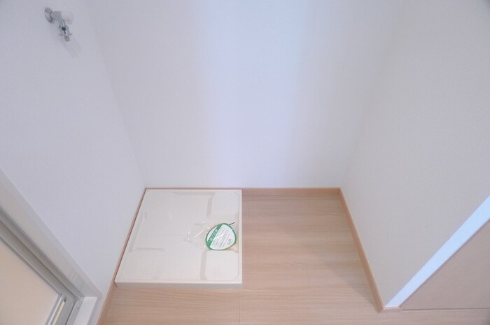 物件内観写真14　(洗濯機置場)