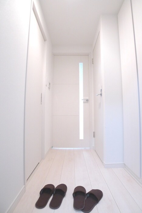 物件内観写真7　(玄関)