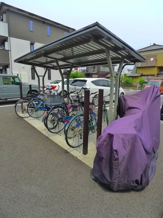 物件外観写真5　(駐輪場)