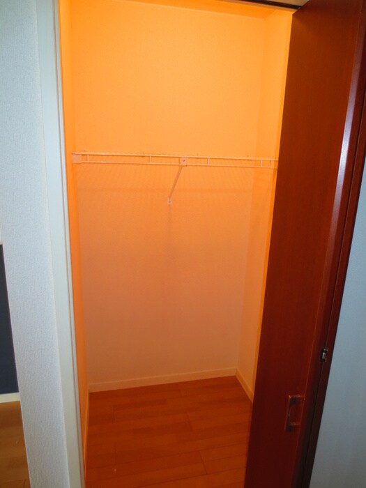 物件内観写真6　(収納)