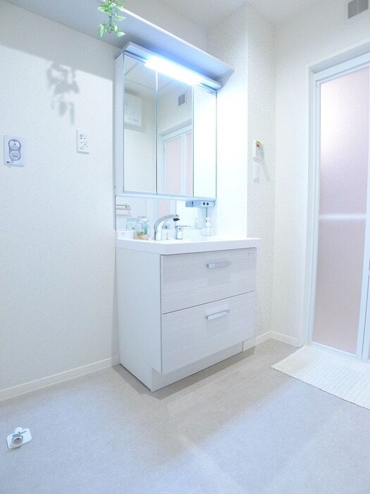 物件内観写真14　(洗濯機置場)